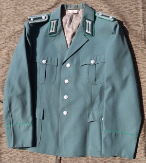 wr25s.jpg (5379 bytes)